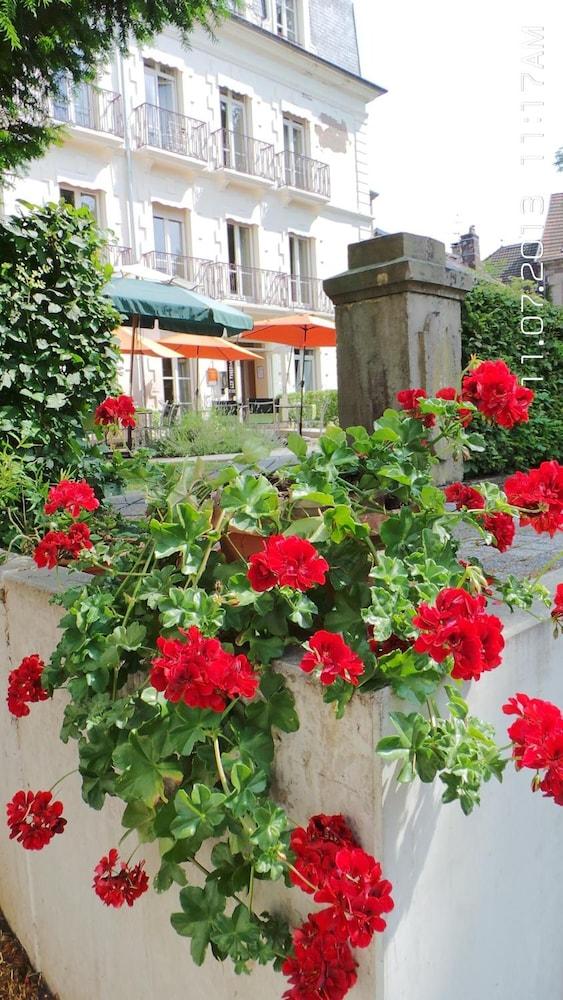Hotels&Résidences - Les Thermes Luxeuil-les-Bains Exterior foto
