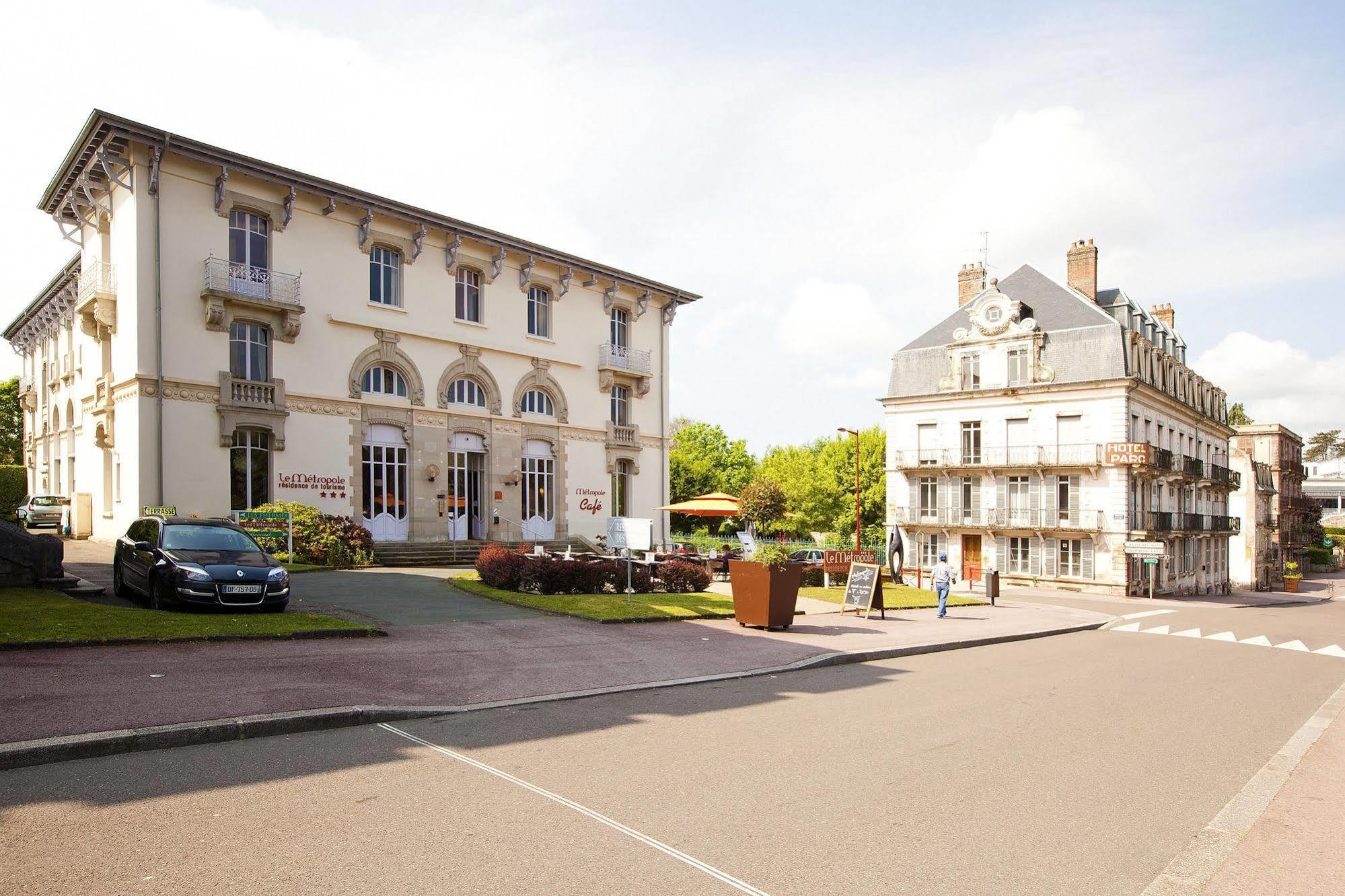 Hotels&Résidences - Les Thermes Luxeuil-les-Bains Exterior foto