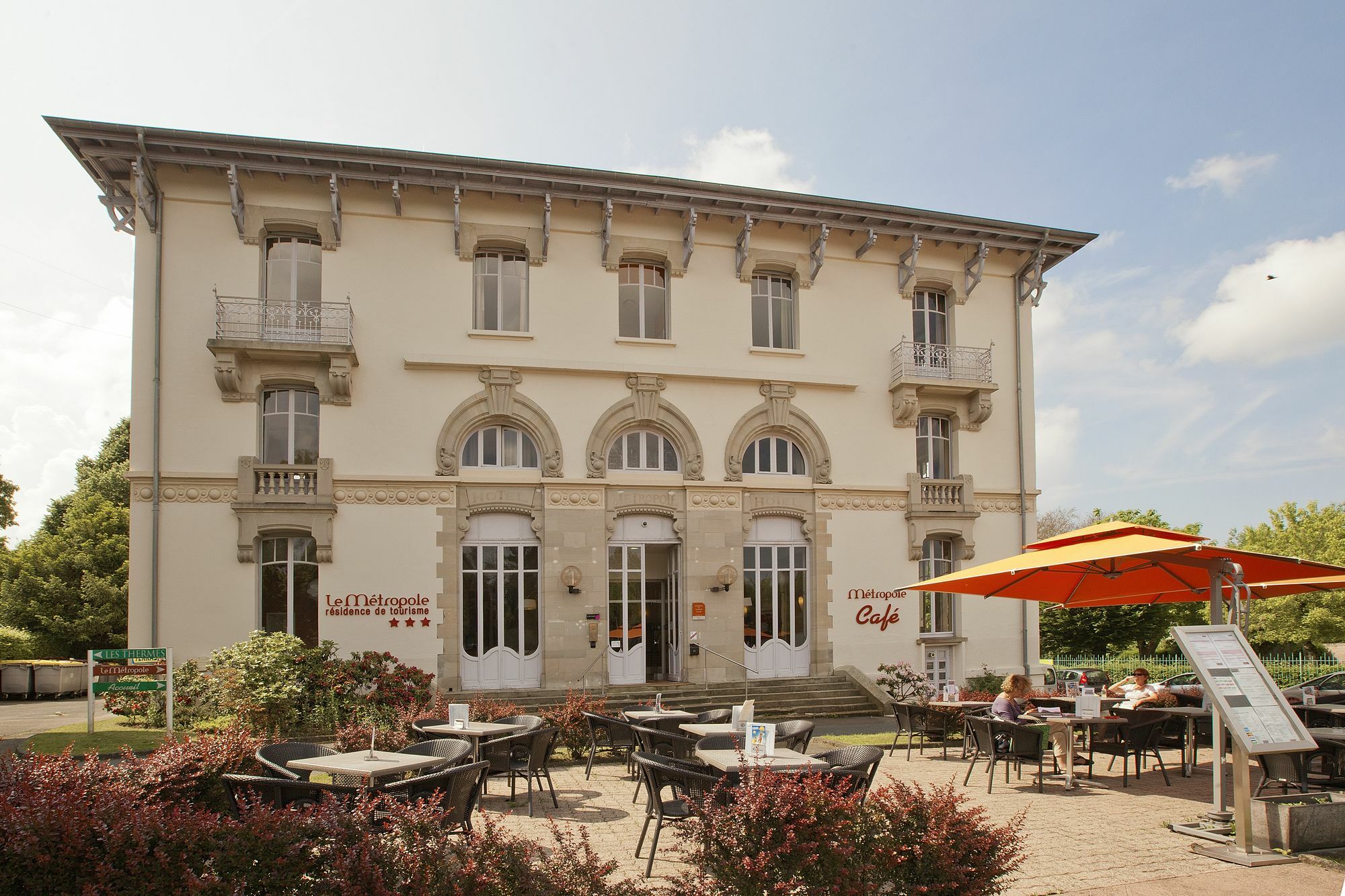 Hotels&Résidences - Les Thermes Luxeuil-les-Bains Exterior foto